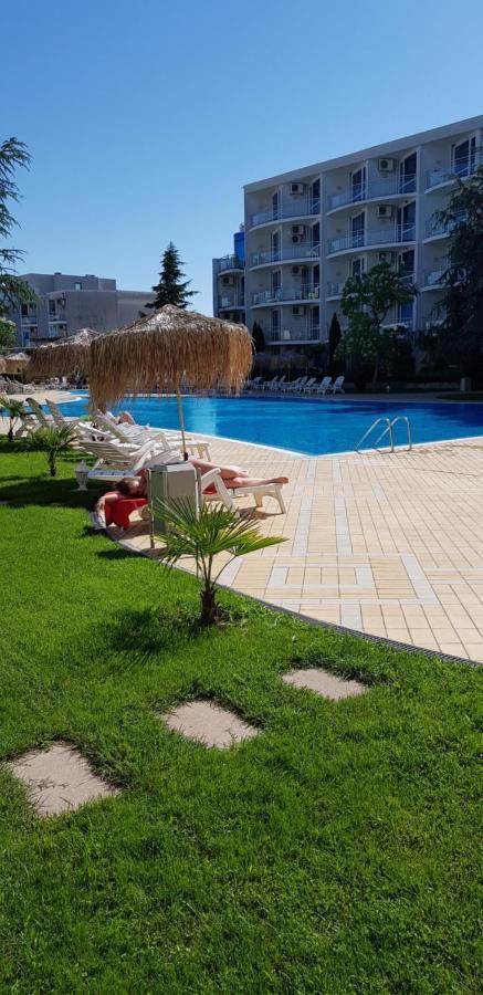 Apartment With Green Terrace Μπουργκάς Εξωτερικό φωτογραφία