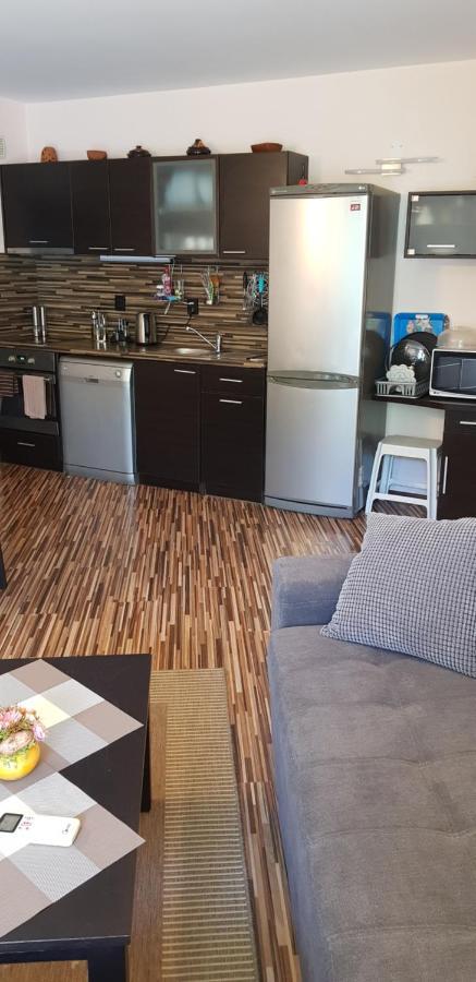 Apartment With Green Terrace Μπουργκάς Εξωτερικό φωτογραφία