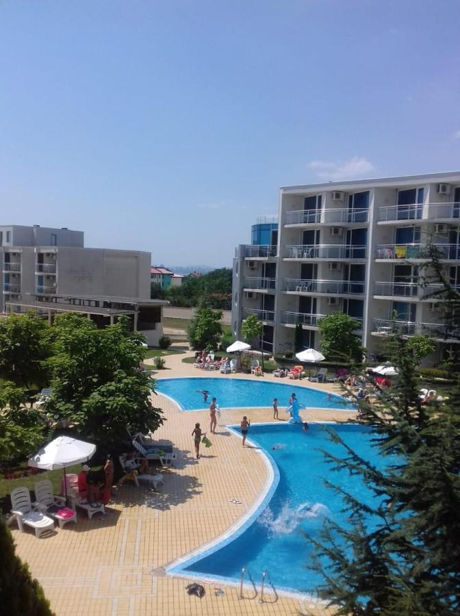 Apartment With Green Terrace Μπουργκάς Εξωτερικό φωτογραφία