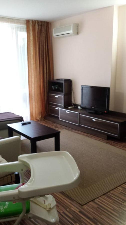 Apartment With Green Terrace Μπουργκάς Εξωτερικό φωτογραφία