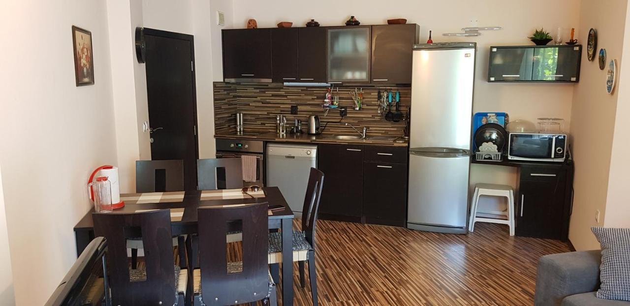 Apartment With Green Terrace Μπουργκάς Εξωτερικό φωτογραφία