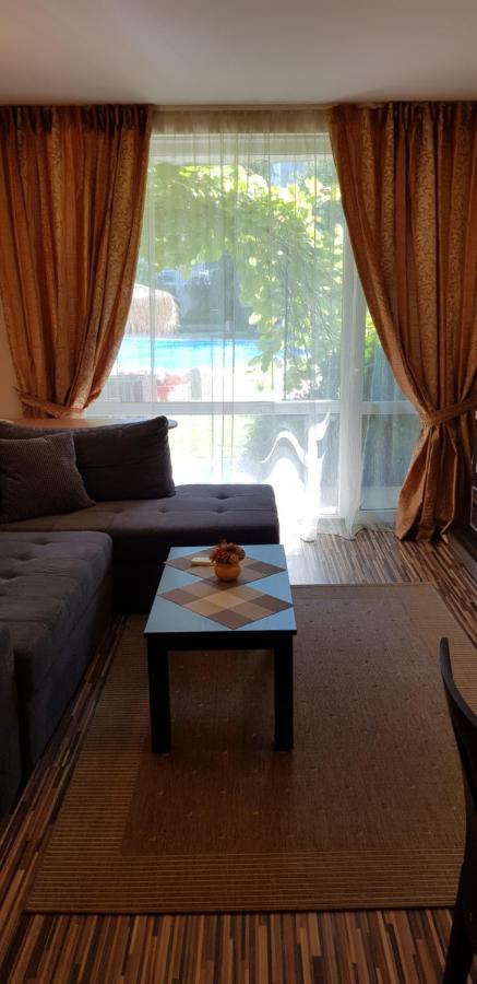 Apartment With Green Terrace Μπουργκάς Εξωτερικό φωτογραφία