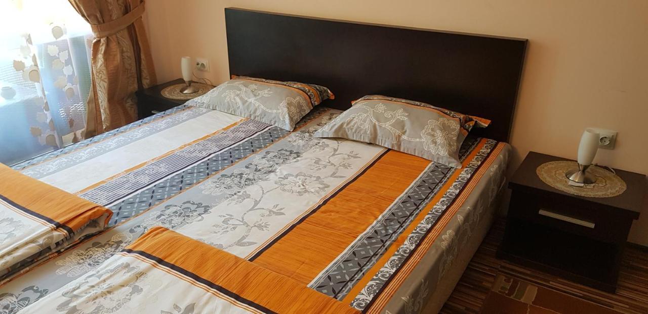 Apartment With Green Terrace Μπουργκάς Εξωτερικό φωτογραφία